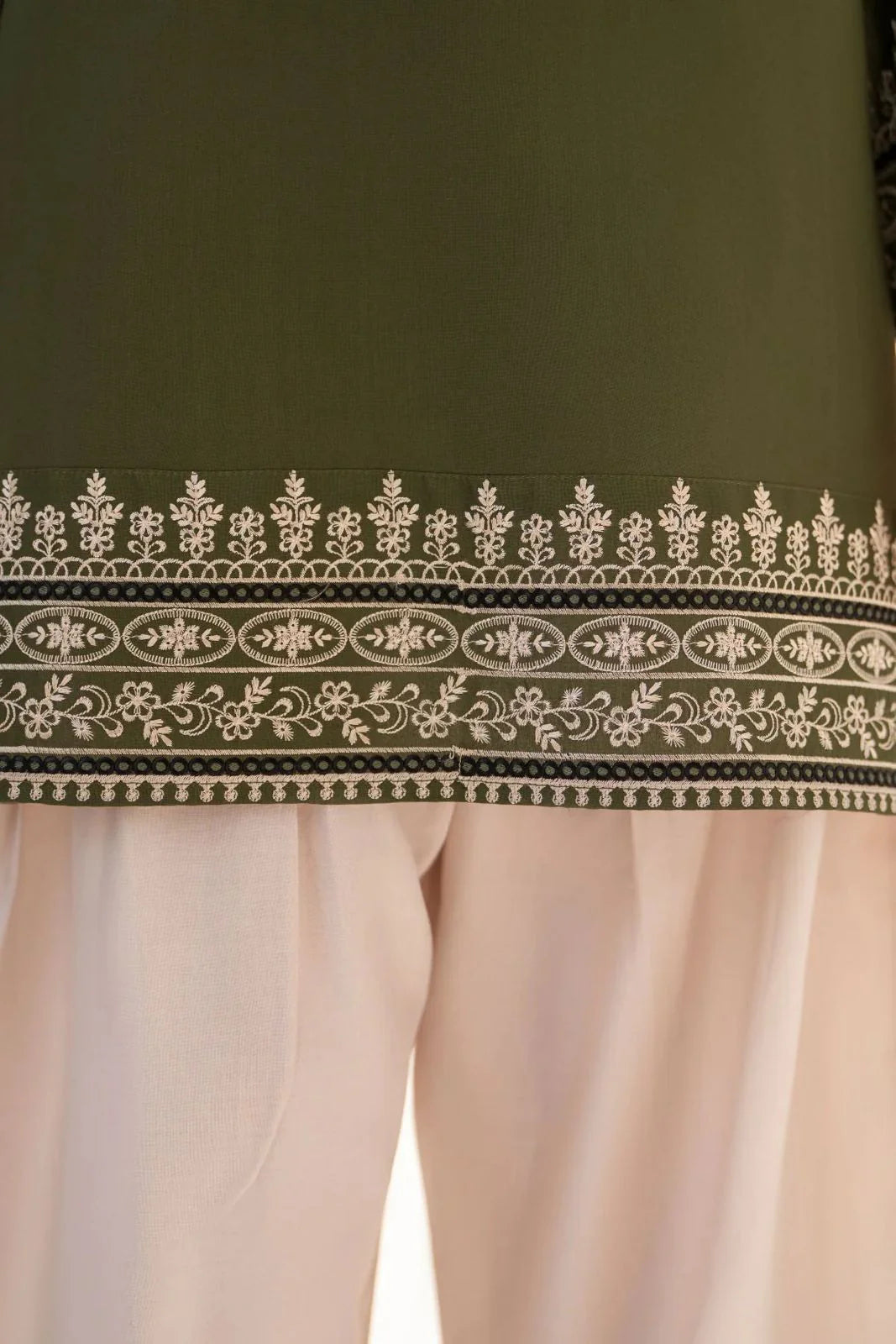 Hoorain 3PC Stitched Dress