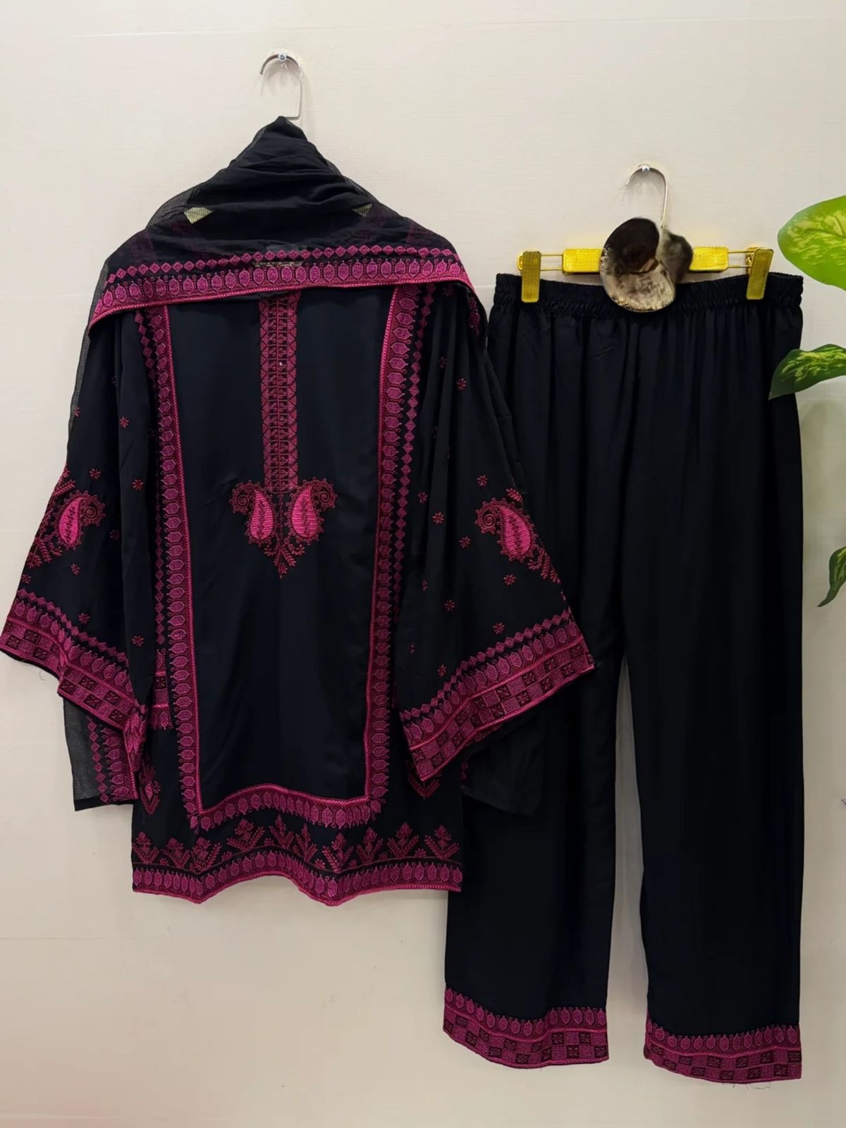 Aizel Embroidery Three Piece