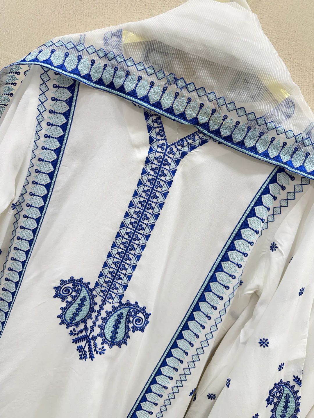 Aizel Embroidery Three Piece