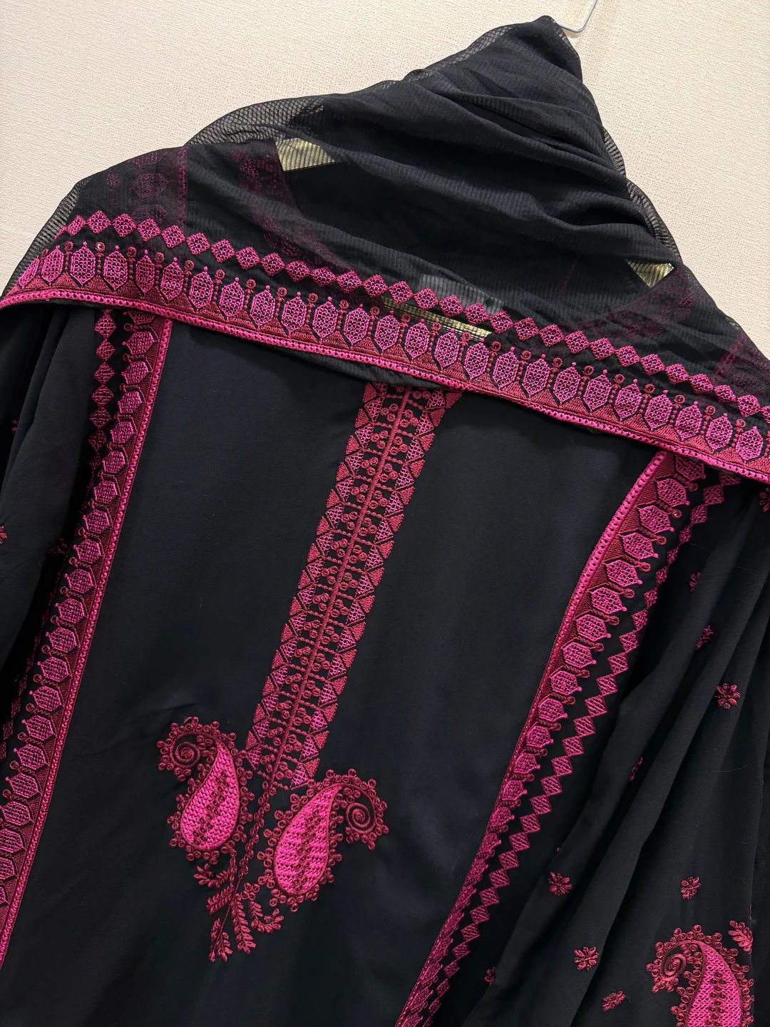 Aizel Embroidery Three Piece