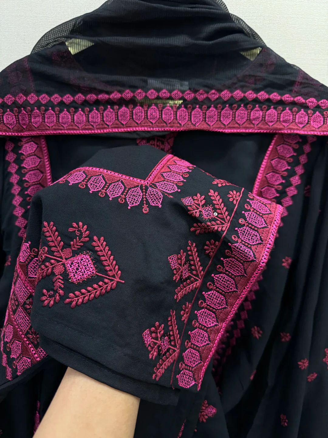 Aizel Embroidery Three Piece